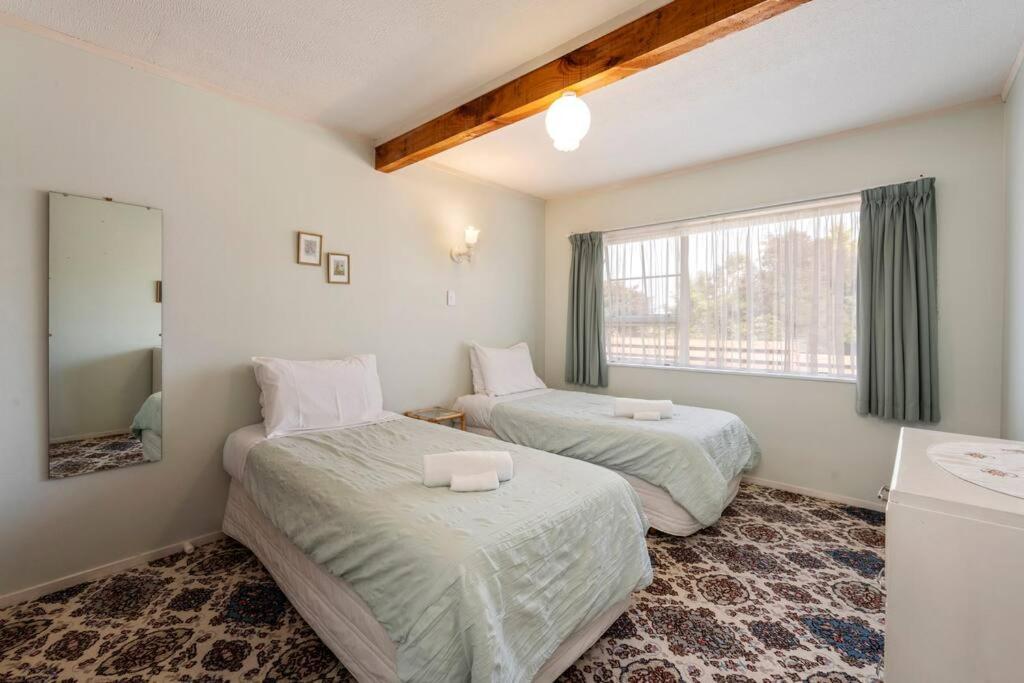 Вилла Charming Hideaway Таупо Экстерьер фото