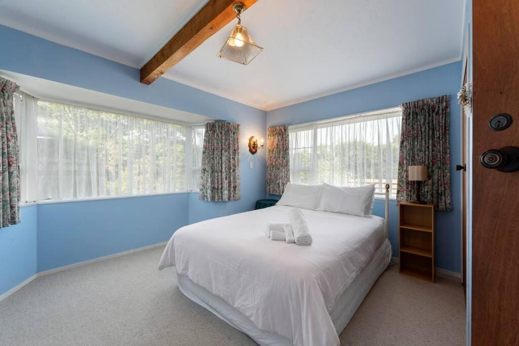 Вилла Charming Hideaway Таупо Экстерьер фото