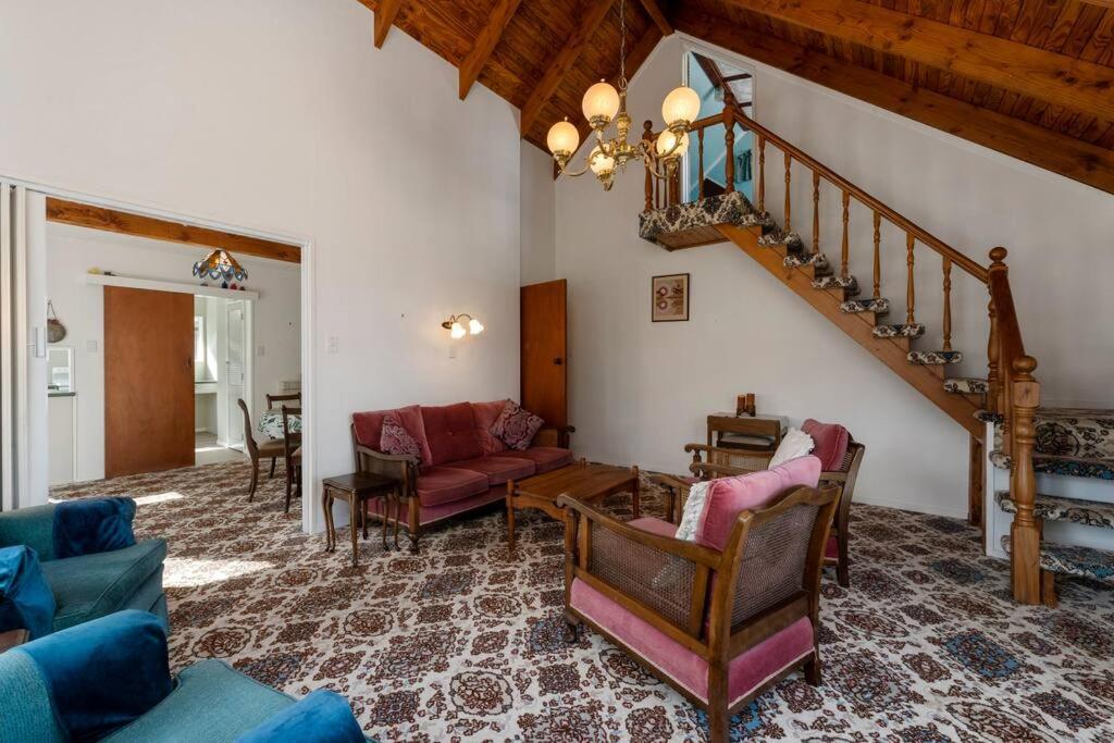 Вилла Charming Hideaway Таупо Экстерьер фото